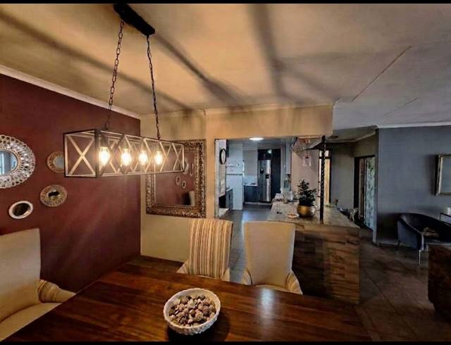 3 BEDROOM HOUSE FOR SALE IN VANDERBIJLPARK SE 6